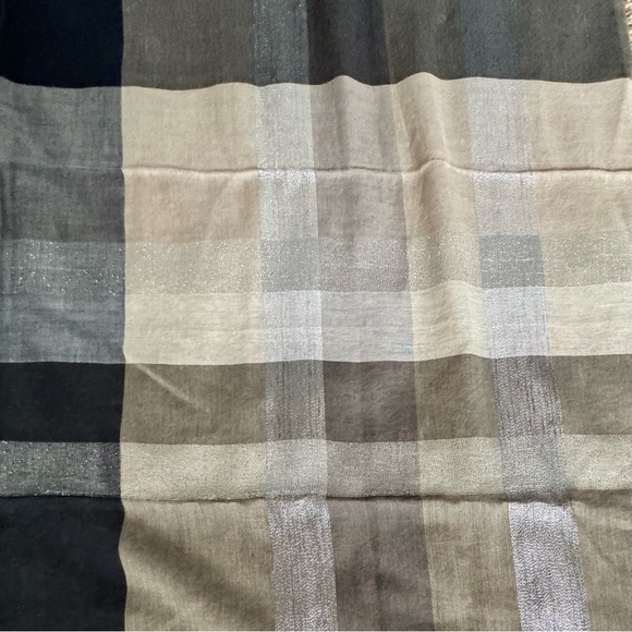 Luxury Grey/tan Scarf with Metallic Threads - Picture 10 of 15